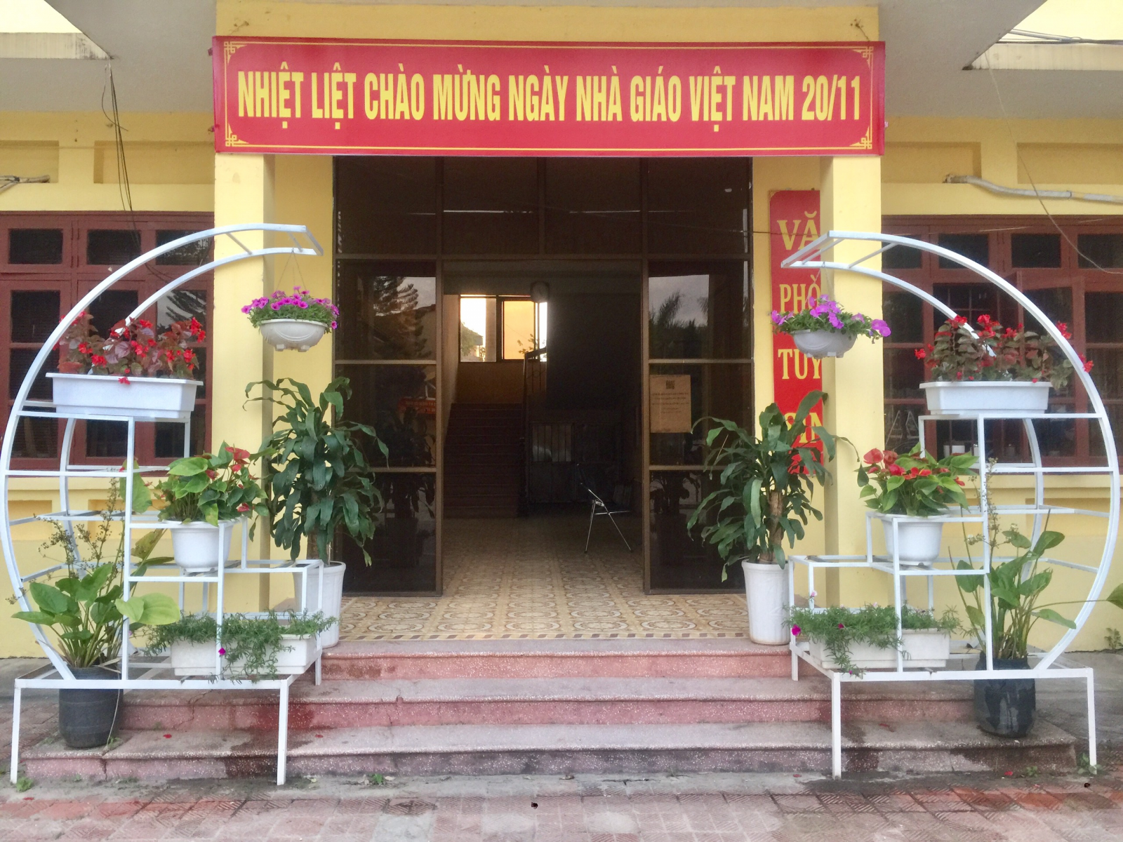 CHUỖI HOẠT ĐỘNG CHÀO MỪNG NGÀY NHÀ GIÁO VIỆT NAM 20/11/2021 CỦA TRUNG TÂM GDTX 1 TỈNH