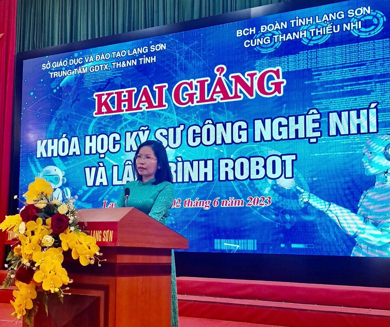 KHAI GIẢNG KHÓA HỌC KỸ SƯ CÔNG NGHỆ NHÍ VÀ LẬP TRÌNH ROBOT