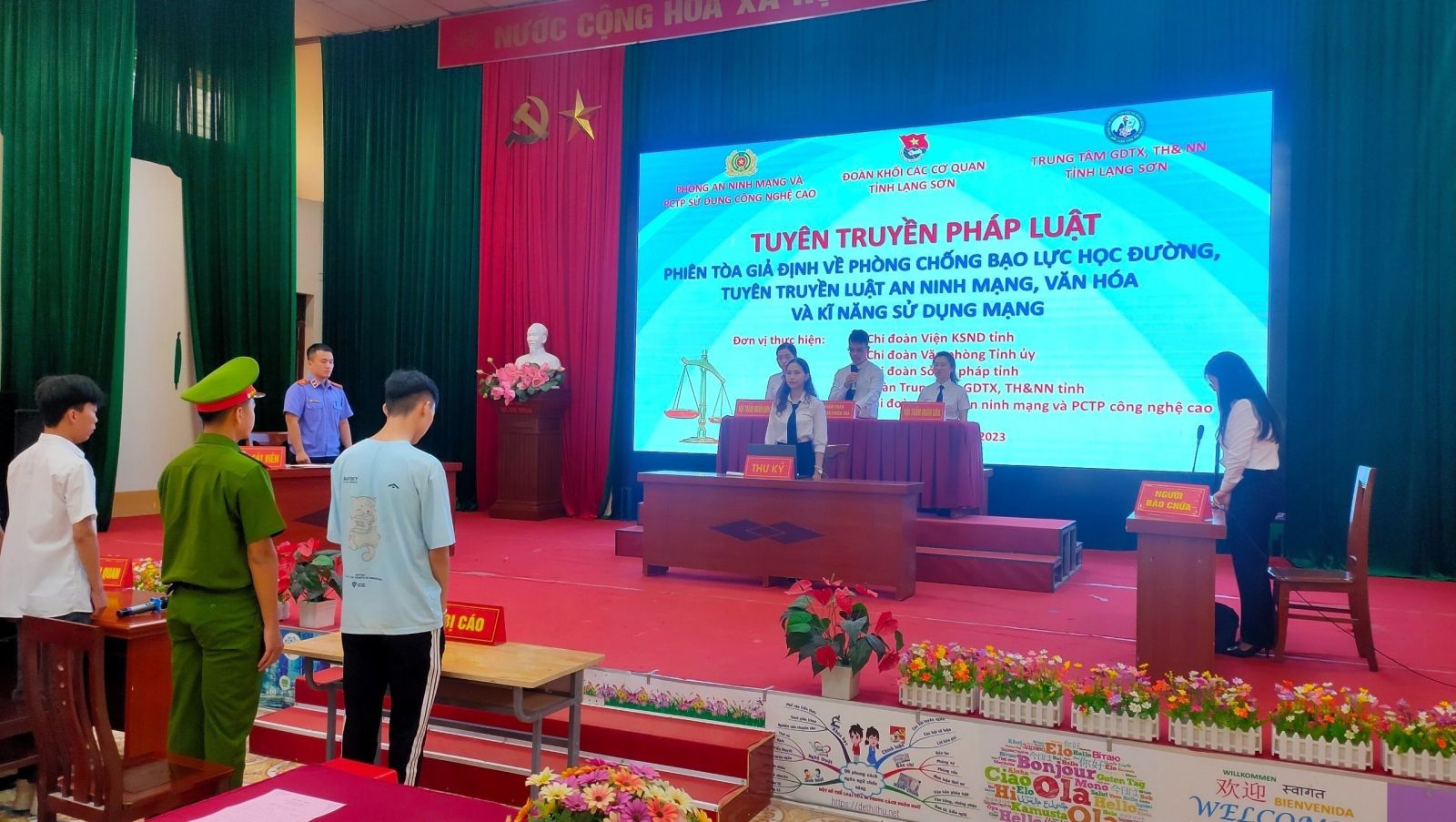 CHƯƠNG TRÌNH GIÁO DỤC PHÁP LUẬT QUA HÌNH THỨC PHIÊN TÒA GIẢ ĐỊNH VỀ PHÒNG CHỐNG BẠO LỰC HỌC ĐƯỜNG VÀ TUYÊN TRUYỀN LUẬT AN NINH MẠNG, VĂN HÓA VÀ KỸ NÂNG SỬ DỤNG MẠNG