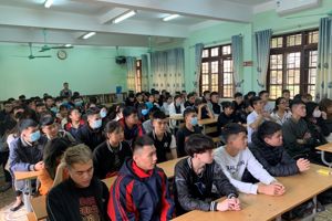 HOẠT ĐỘNG TƯ VẤN HƯỚNG NGHIỆP CHO HỌC SINH LỚP 12 TẠI TRUNG TÂM GDTX 1 TỈNH