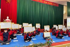 SINH HOẠT DƯỚI CỜ CHỦ ĐỀ:  XÂY DỰNG TÌNH BẠN ĐẸP, PHÒNG CHỐNG BẠO LỰC HỌC ĐƯỜNG”