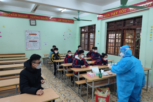 GIÁO VIÊN, HỌC SINH TRUNG TÂM GIÁO DỤC THƯỜNG XUYÊN 1 TỈNH TEST COVID SAU KỲ NGHỈ TẾT
