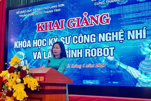 KHAI GIẢNG KHÓA HỌC KỸ SƯ CÔNG NGHỆ NHÍ VÀ LẬP TRÌNH ROBOT