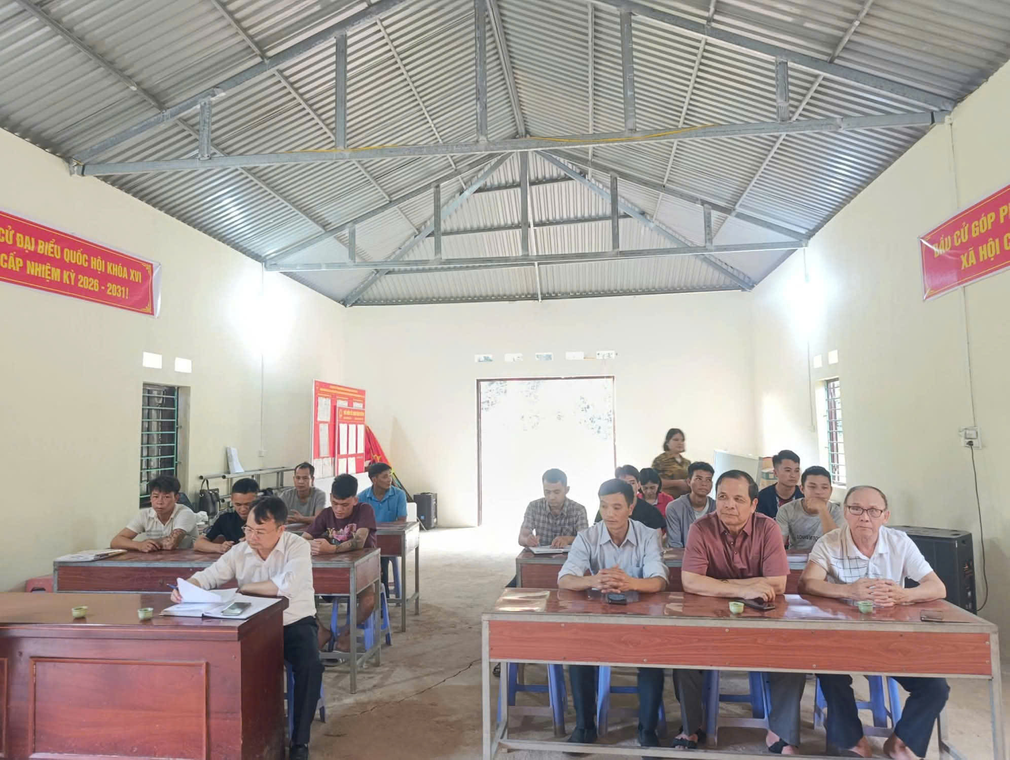 anh_lop_nghe.jpg